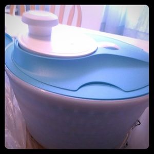 Salad spinner by Tupperware